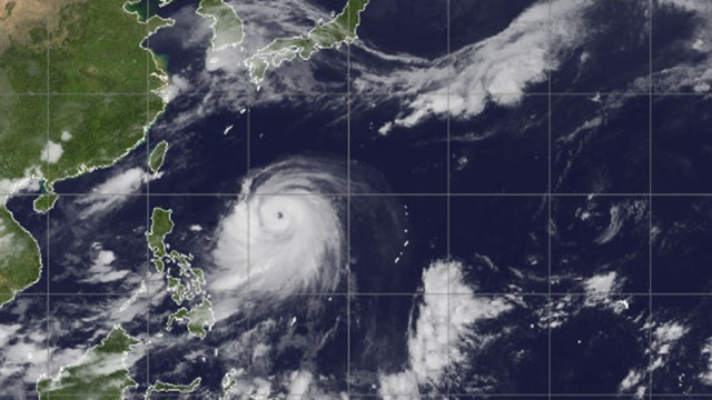 На Японию надвигается самый мощный тайфун за последние десятилетия