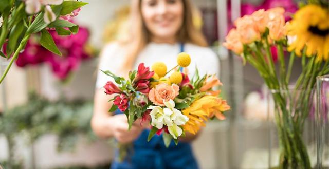 Шикарная доставка цветов к праздникам – свежий букет для вас