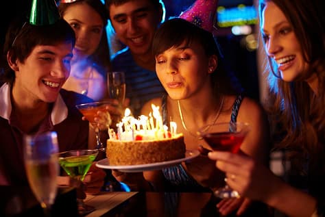 Празднование дня рождения в отеле – преимущества